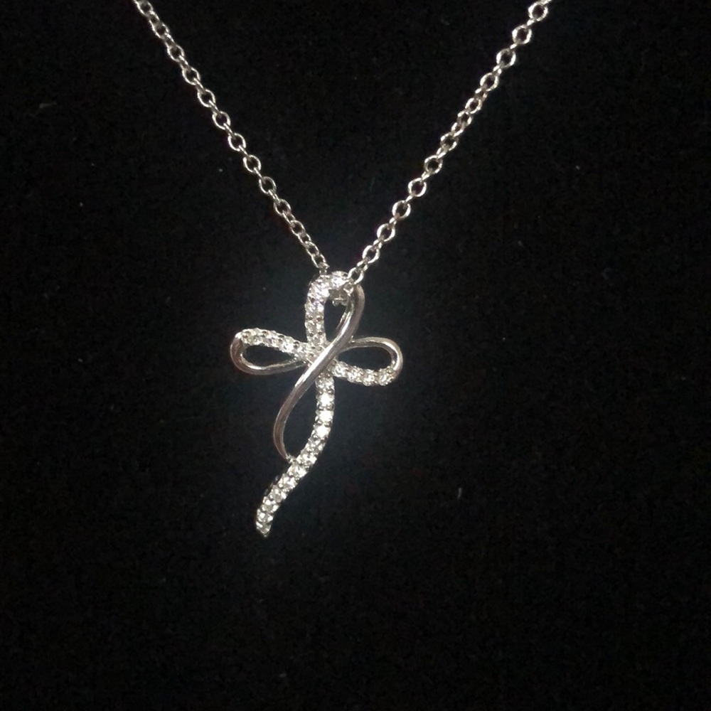 LaFonn Cross Pendant necklace